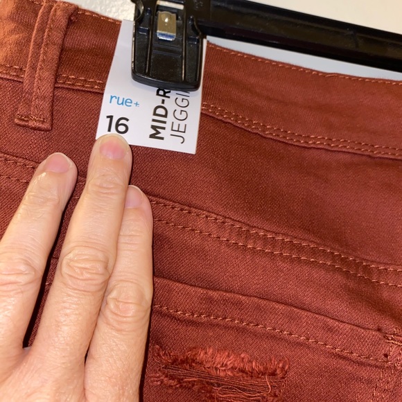 🔴NWT🔴Rust Distressed Jegging - Picture 5 of 6